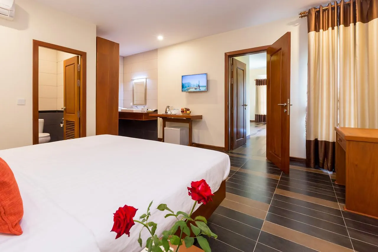 360 Resort Sihanoukville 4*,
